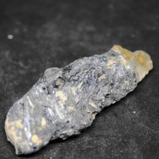 輝安鉱・Stibnite