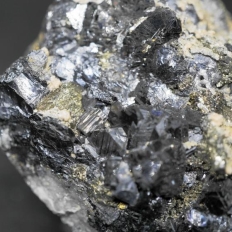 車骨鉱・Boumonite